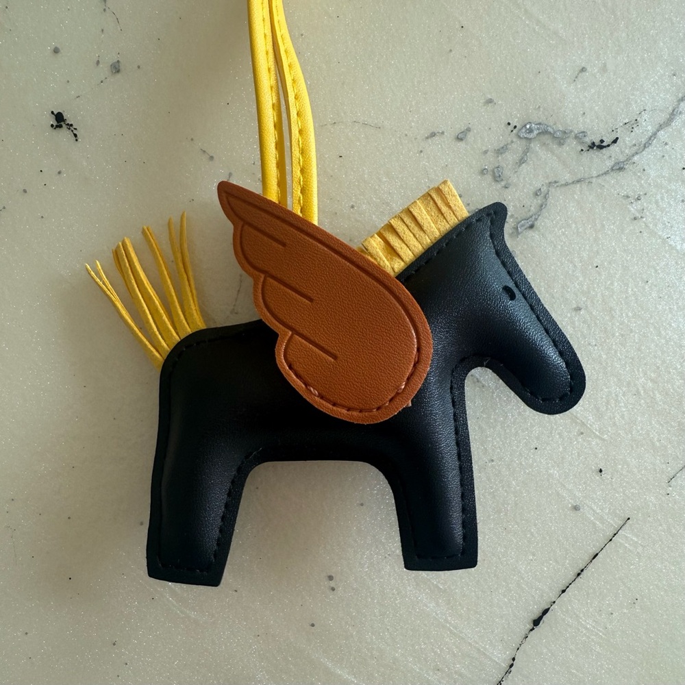 NEW HORSE PEGASUS BAG CHARM - BLACK / YELLOW
